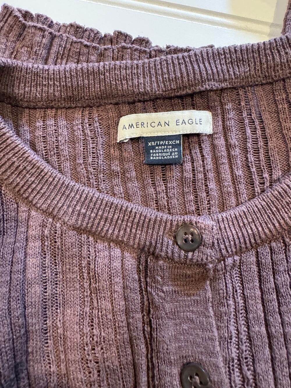 American Eagle Outfitters XS Button Cardigan. EUC